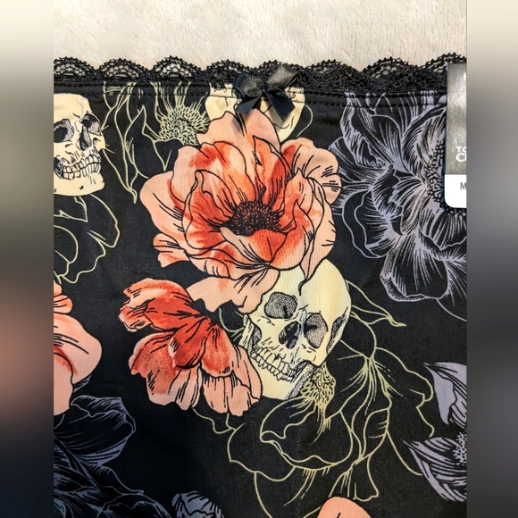 TORRID, NWT, Microfiber Mid Rise Hipster, Lace, XO Black Panty, Size 4X, Skulls - Picture 9 of 13